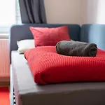 Fullhouse - - M18 - Fahrstuhl - Smarttv - Marktlage إرفورت