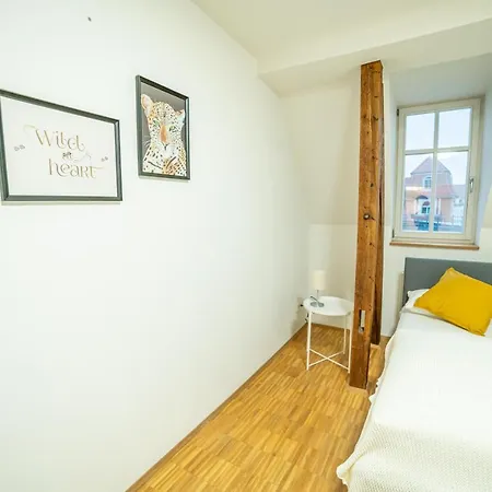 Apartment Fullhouse - - M18 - Fahrstuhl - Smarttv - Marktlage *