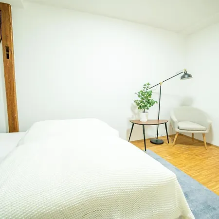 Apartment Fullhouse - - M18 - Fahrstuhl - Smarttv - Marktlage