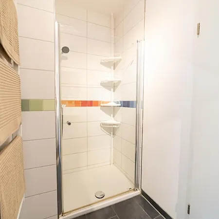 Fullhouse - - M18 - Fahrstuhl - Smarttv - Marktlage *