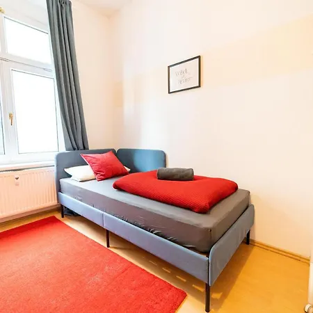 Fullhouse - - M18 - Fahrstuhl - Smarttv - Marktlage * Erfurt