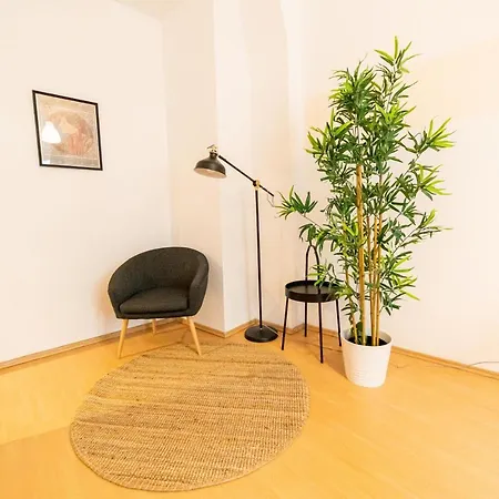 Fullhouse - - M18 - Fahrstuhl - Smarttv - Marktlage Apartment