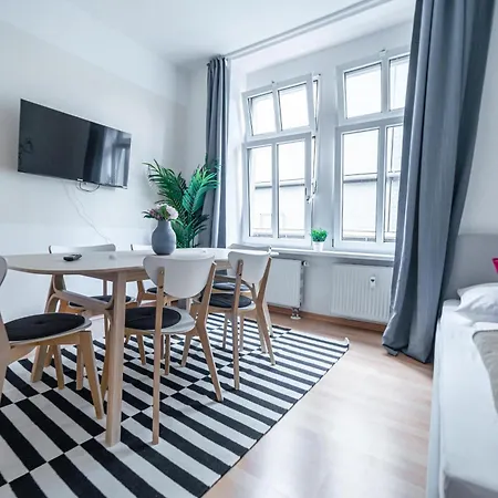 Apartment Fullhouse - - M18 - Fahrstuhl - Smarttv - Marktlage *