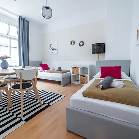 Fullhouse - - M18 - Fahrstuhl - Smarttv - Marktlage Apartment *