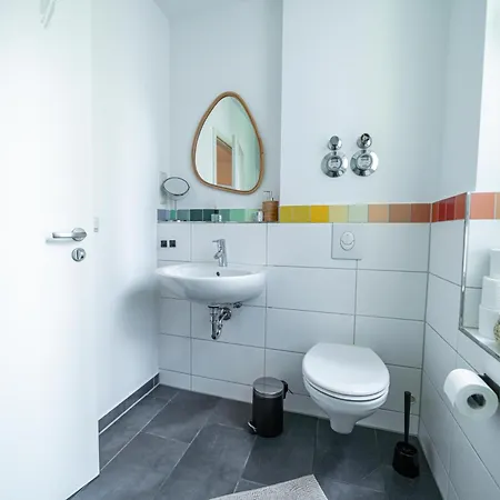 Fullhouse - - M18 - Fahrstuhl - Smarttv - Marktlage Apartment