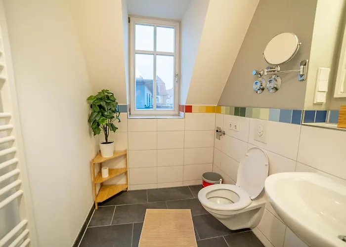 Fullhouse - - M18 - Fahrstuhl - Smarttv - Marktlage *