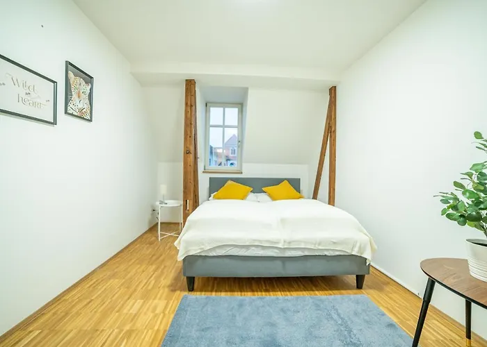 Fullhouse - - M18 - Fahrstuhl - Smarttv - Marktlage * Erfurt