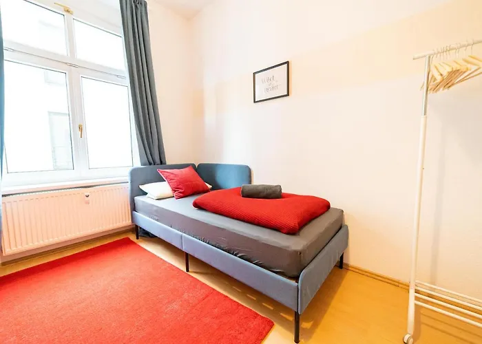 Fullhouse - - M18 - Fahrstuhl - Smarttv - Marktlage * Erfurt