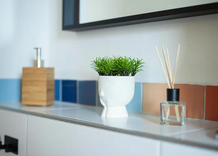 Fullhouse - - M18 - Fahrstuhl - Smarttv - Marktlage *