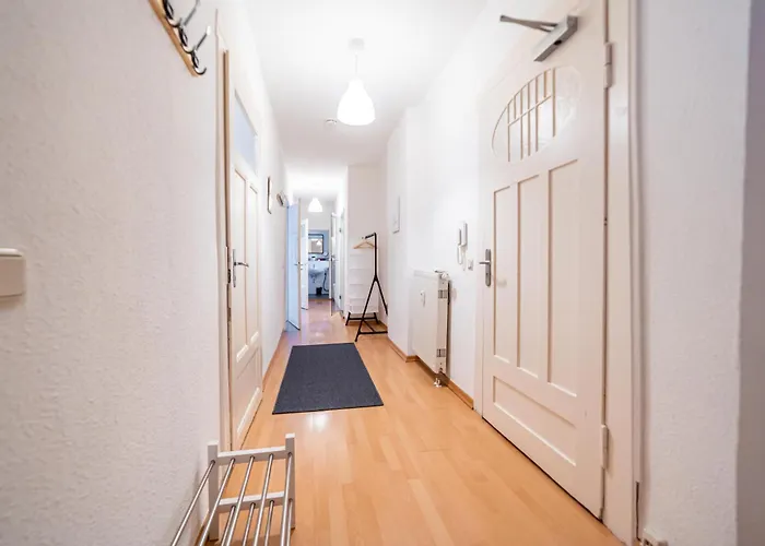 Fullhouse - - M18 - Fahrstuhl - Smarttv - Marktlage