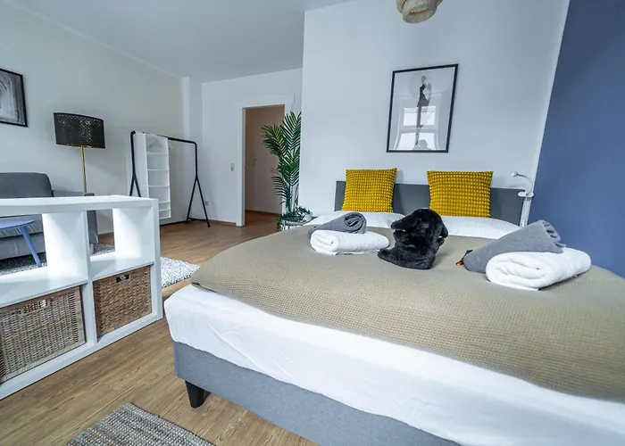 Fullhouse - - M18 - Fahrstuhl - Smarttv - Marktlage *