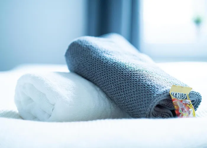 Fullhouse - - M18 - Fahrstuhl - Smarttv - Marktlage